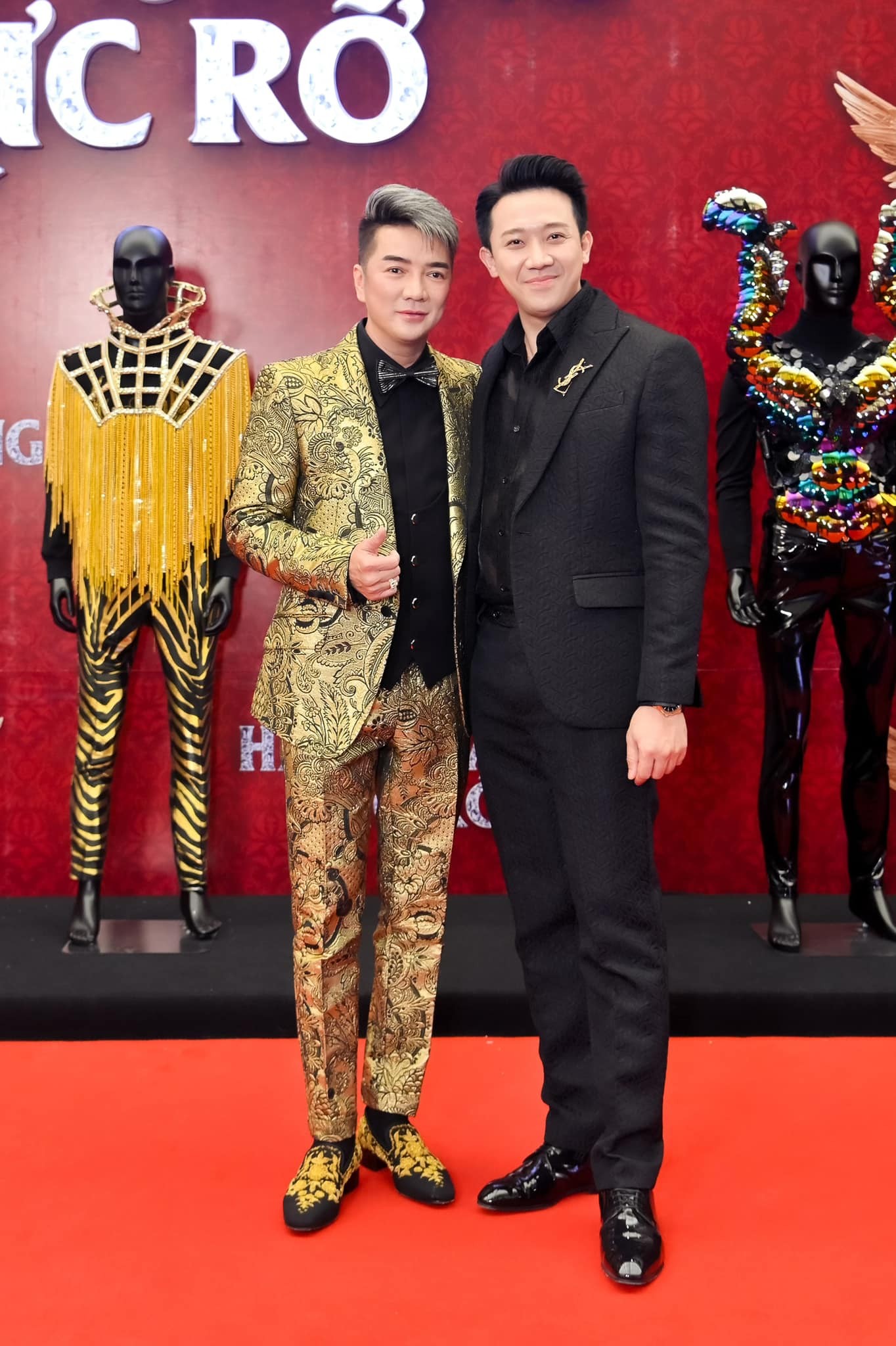 Trấn Thành bị chỉ trích vì khóc tại sự kiện ra mắt phim của Đàm Vĩnh Hưng. 