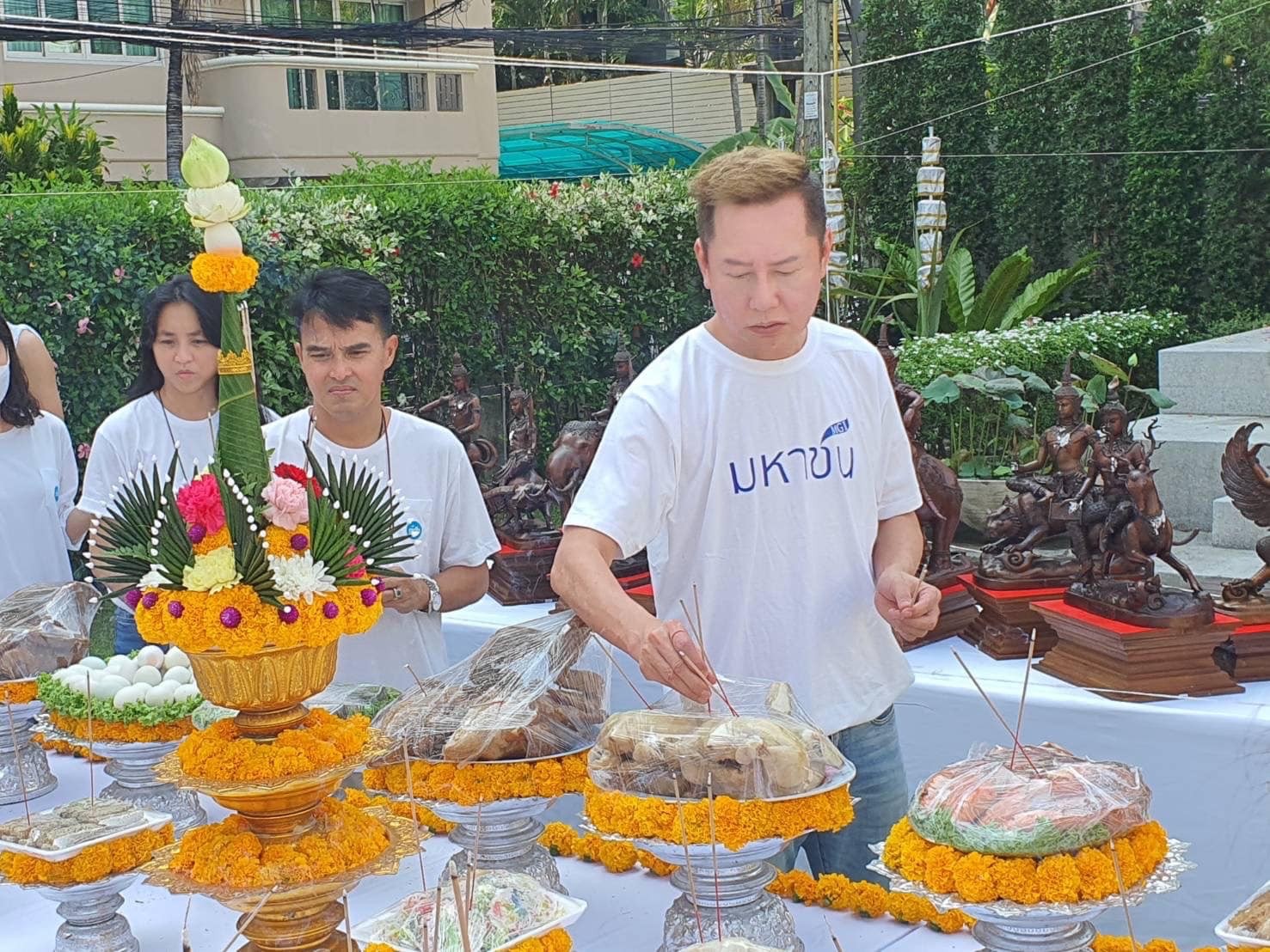 Ông Nawat thường gây tranh cãi vì lối hành xử kém tinh tế