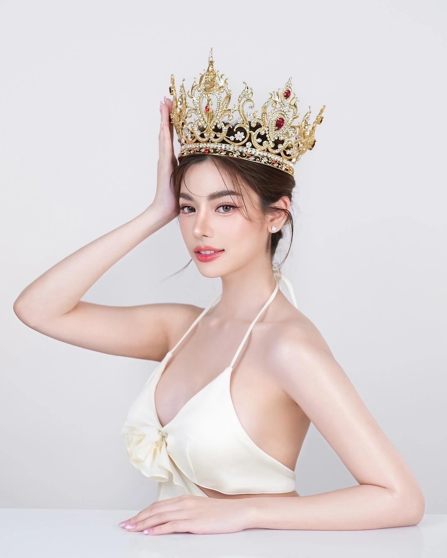 Diện đồ xẻ tít tắp, thí sinh Miss Grand Thailand 2023 gặp sự cố 'đỏ mặt' trên sân khấu 11 Diện đồ xẻ tít tắp, thí sinh Miss Grand Thailand 2023 gặp sự cố 'đỏ mặt' trên sân khấu 11