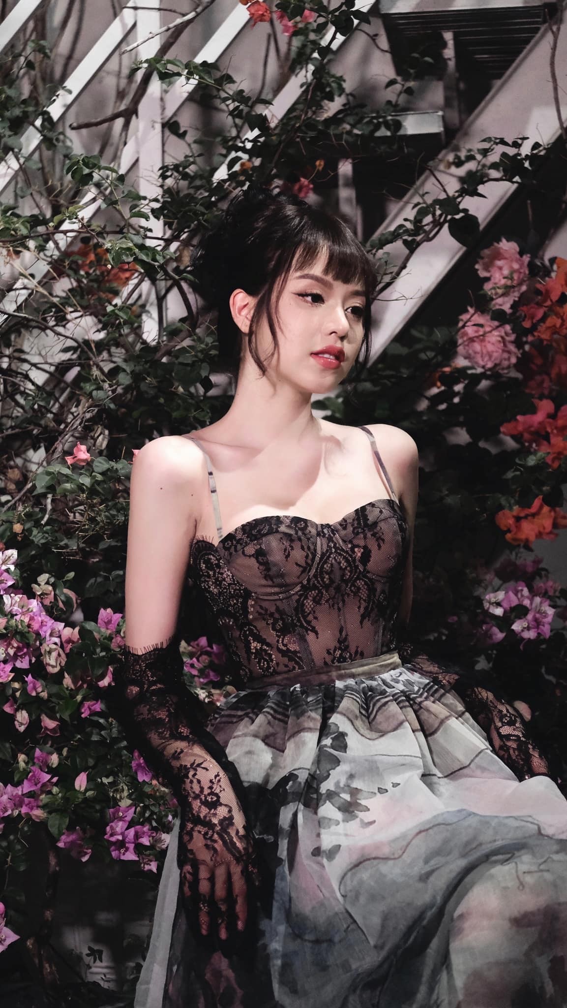 Thanh Thủy chăm khoe hình thể đẹp như tạc tượng hậu 'trùng tu' - Ảnh 3