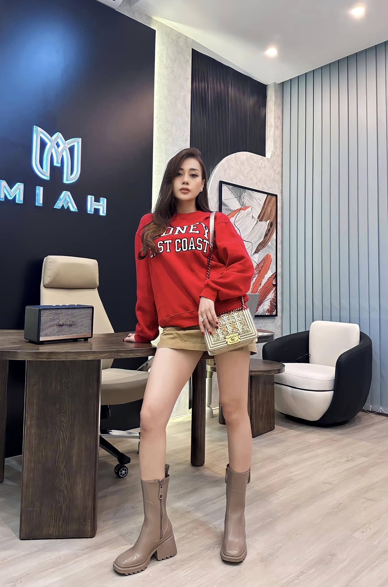 Phương Oanh lâu lắm mới 'lên sóng', sắc vóc lộ rõ thay đổi 2 Phương Oanh lâu lắm mới 'lên sóng', sắc vóc lộ rõ thay đổi 2
