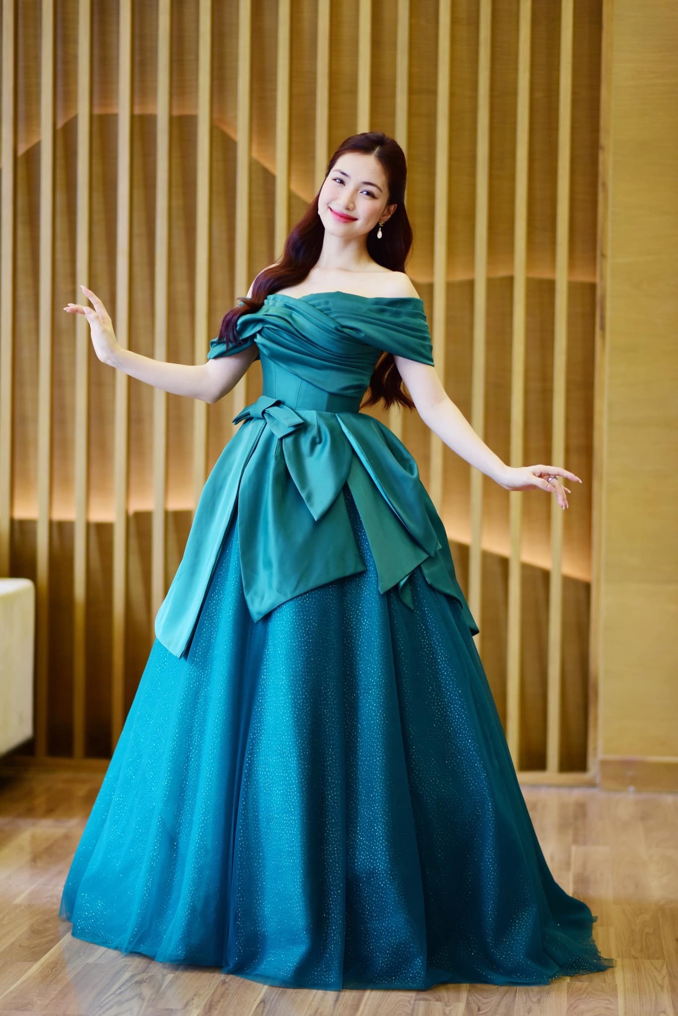 Hòa Minzy đăng đàn cảnh báo lừa đảo lúc nửa đêm, chiêu trò gì mà gây bức xúc? - Ảnh 1