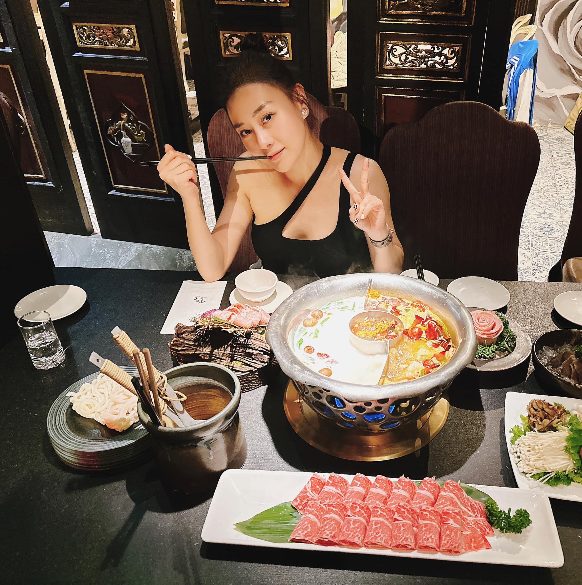 Phương Oanh lộ diện sau khi Shark Bình xong thủ tục ly hôn vợ cũ, ai nấy bất ngờ vì chi tiết này 2 Phương Oanh lộ diện sau khi Shark Bình xong thủ tục ly hôn vợ cũ, ai nấy bất ngờ vì chi tiết này 2