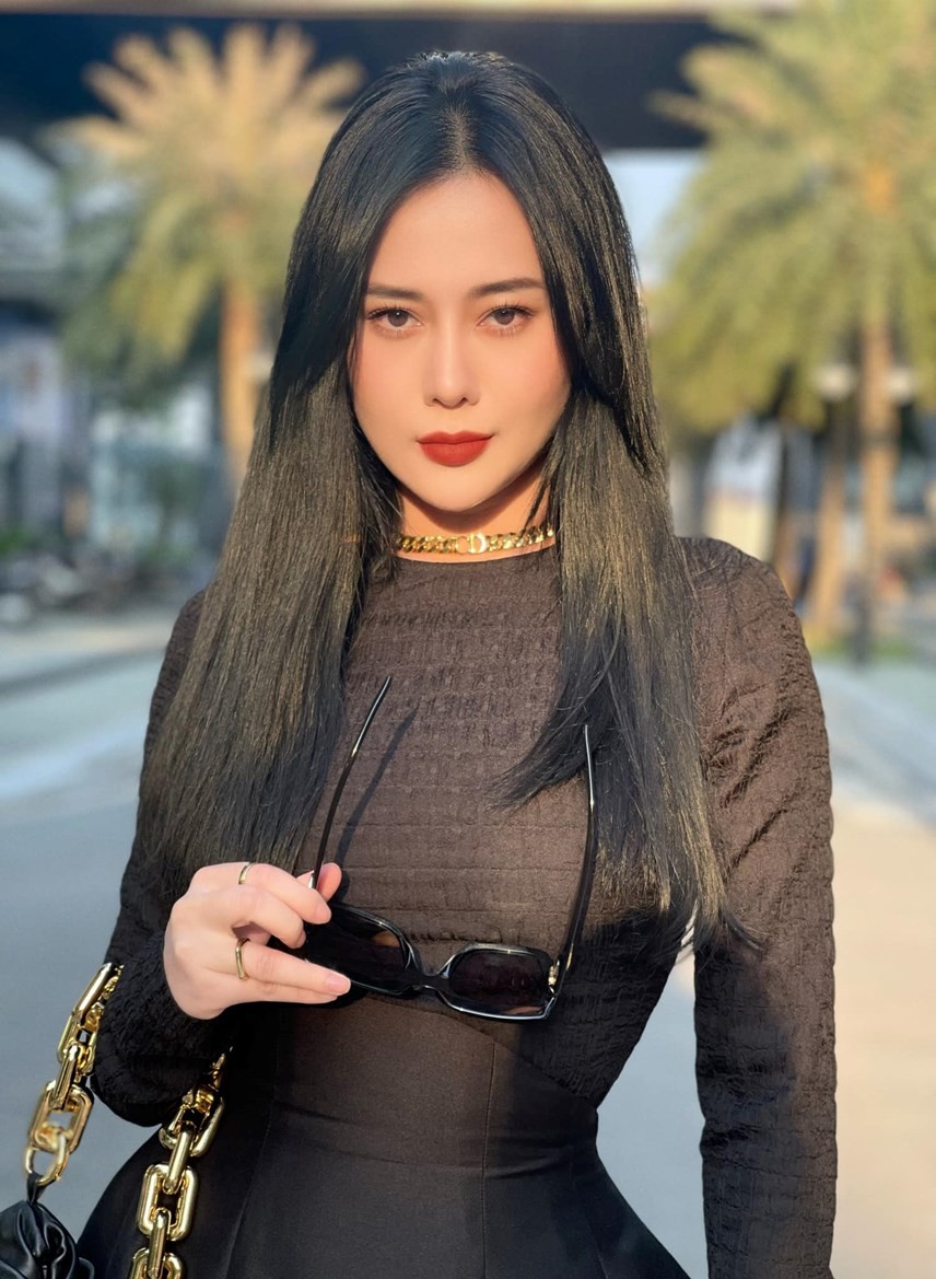 Phương Oanh trở thành tâm điểm nhận được quan tâm công chúng sau khi công khai tình cảm với Shark Bình