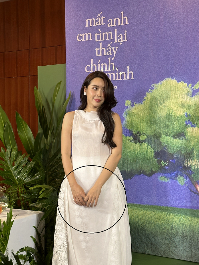 Lưu Hương Giang không còn đeo nhẫn cưới