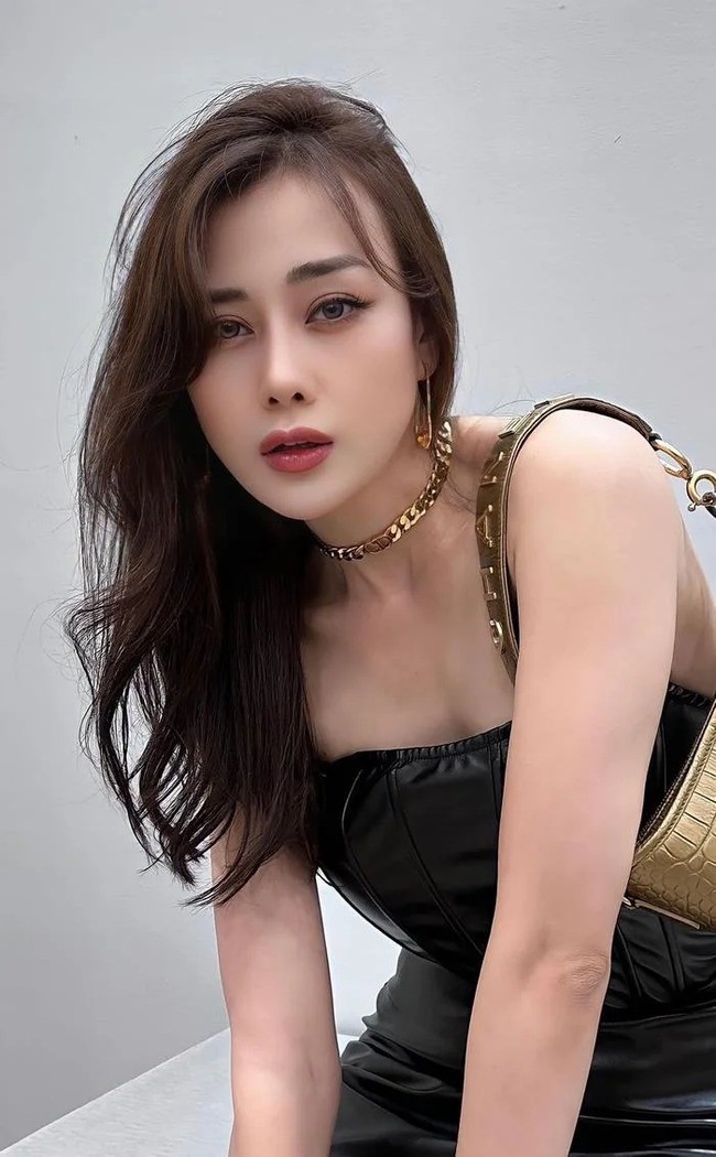 Hiện tại Phương Oanh được sống trong sự yêu thương, bao bọc bởi bạn trai và người thân