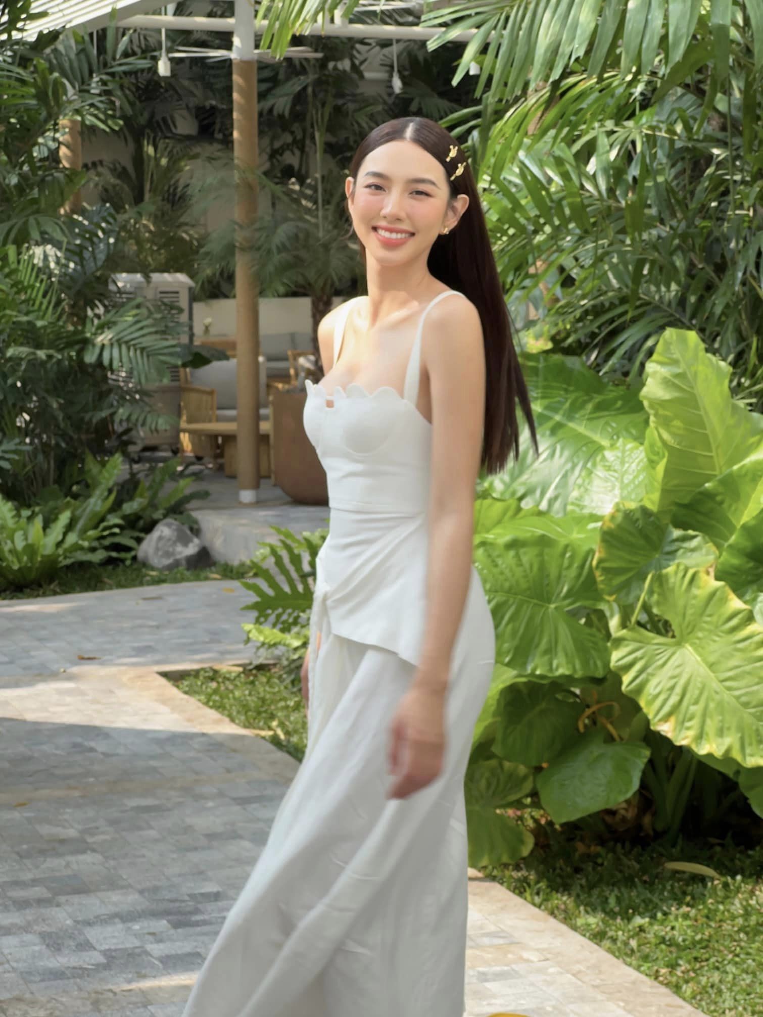 Video: Thùy Tiên khoe visual trong veo như 'sương sớm', tuyệt sắc giai nhân khiến CDM xao xuyến - Ảnh 1