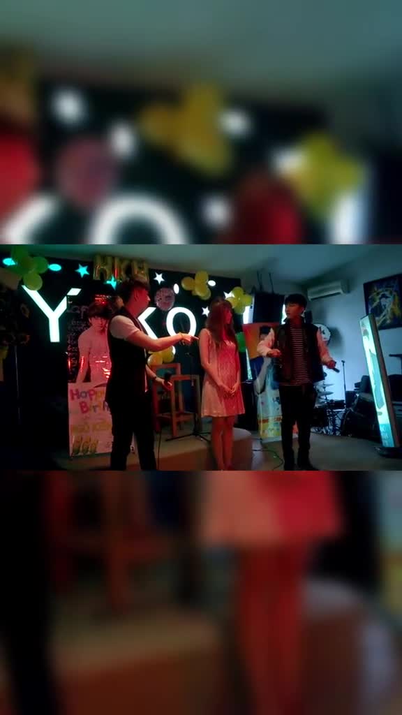 Giữa nghi vấn rạn nứt với Trấn Thành, hot lại khoảnh khắc Hari Won xuất hiện bên 2 sao nam đình đám - Ảnh 1 Giữa nghi vấn rạn nứt với Trấn Thành, hot lại khoảnh khắc Hari Won xuất hiện bên 2 sao nam đình đám - Ảnh 1