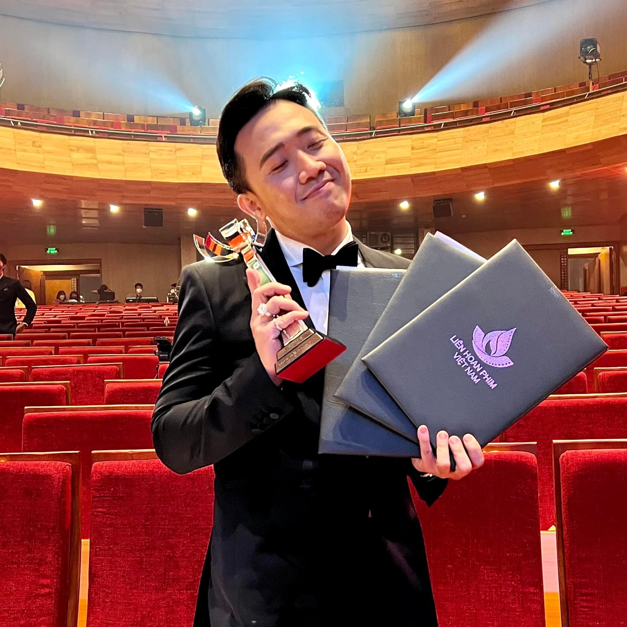 Trấn Thành hạnh phúc khi Bố Già thắng đậm tại Liên hoan phim Việt Nam lần thứ 22