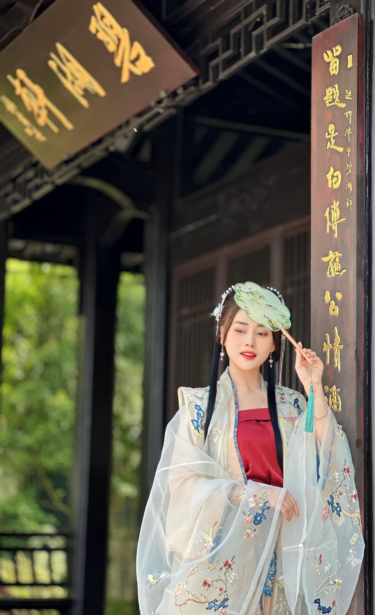Phương Oanh khoe vẻ 'sắc nước hương trời' trong loạt ảnh mới 4 Phương Oanh khoe vẻ 'sắc nước hương trời' trong loạt ảnh mới 4