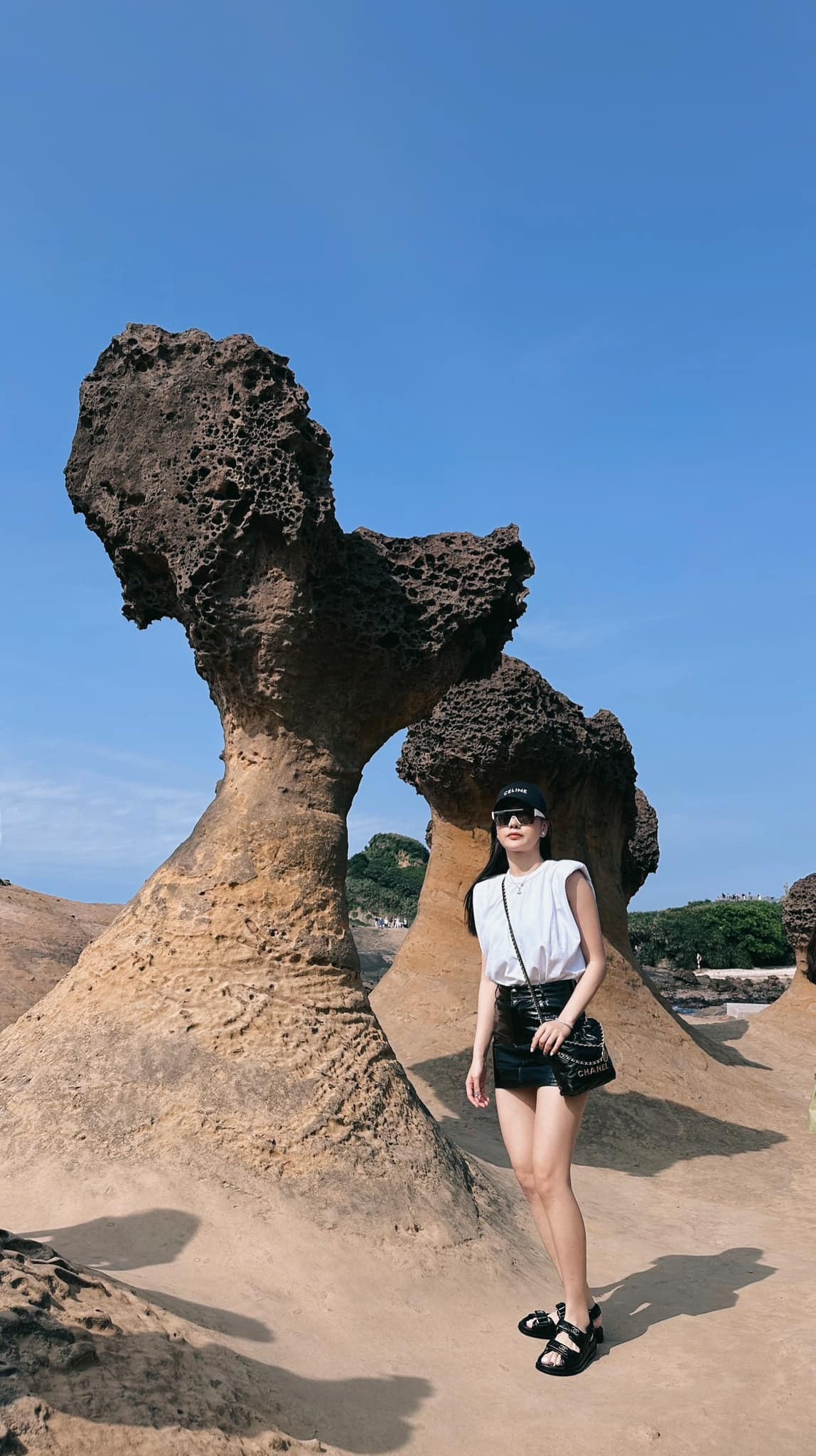 Phương Oanh trưng diện set đồ hiệu đắt đỏ