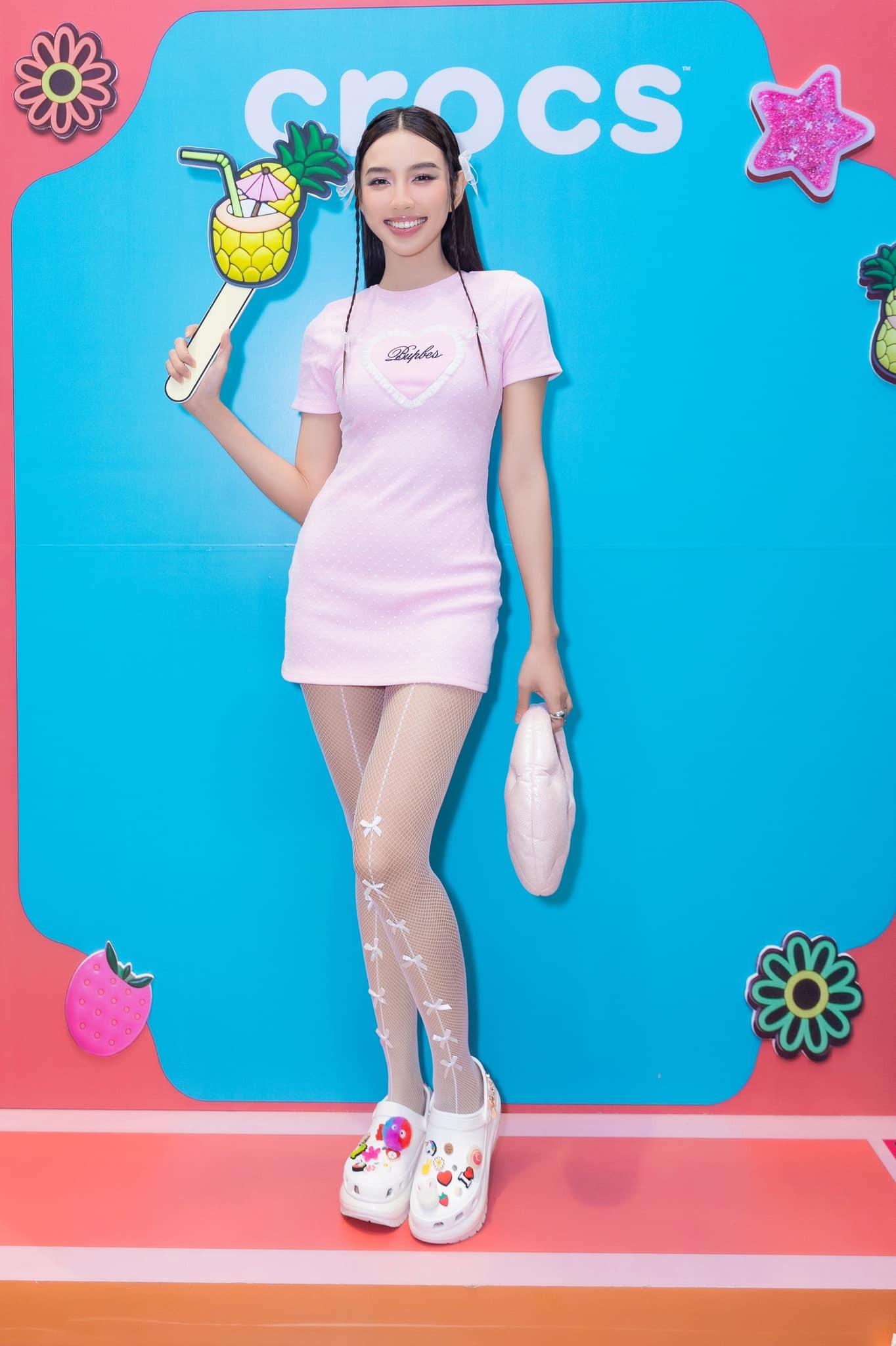 Video: CAM thường bắt trọn Thùy Tiên dự sự kiện, nhan sắc đỉnh cỡ nào mà gây sốt? - Ảnh 3