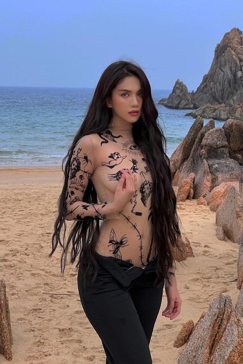 Ngọc Trinh lẫn nhiều sao Việt cũng chuộng kiểu trang phục xuyên thấu