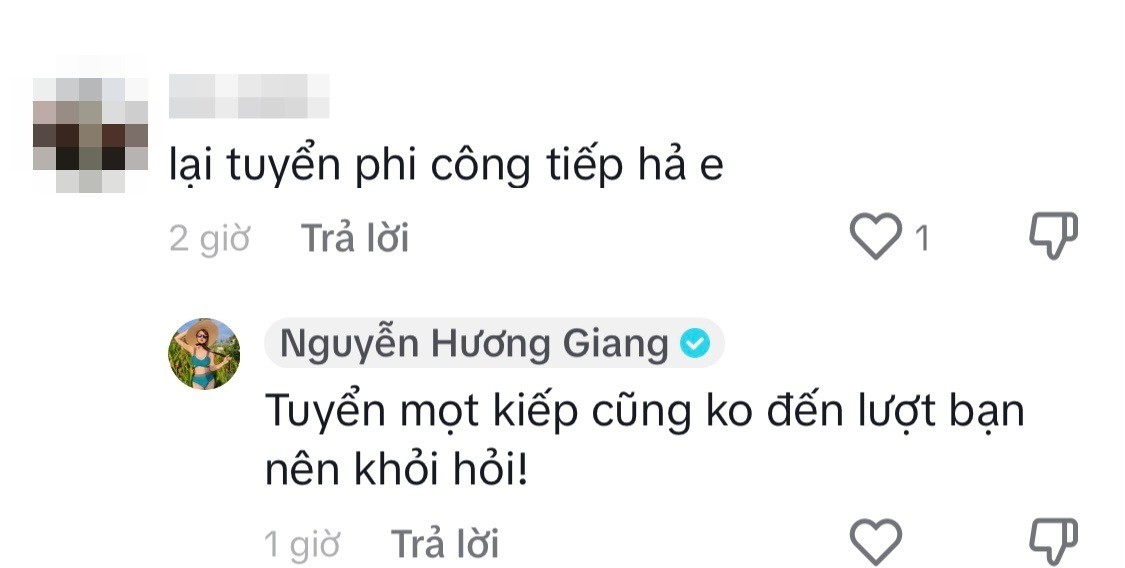 Bị nói 'tuyển phi công' khi nhảy nhót bên nam thần kém tuổi, Hương Giang đanh thép phản ứng 2 Bị nói 'tuyển phi công' khi nhảy nhót bên nam thần kém tuổi, Hương Giang đanh thép phản ứng 2