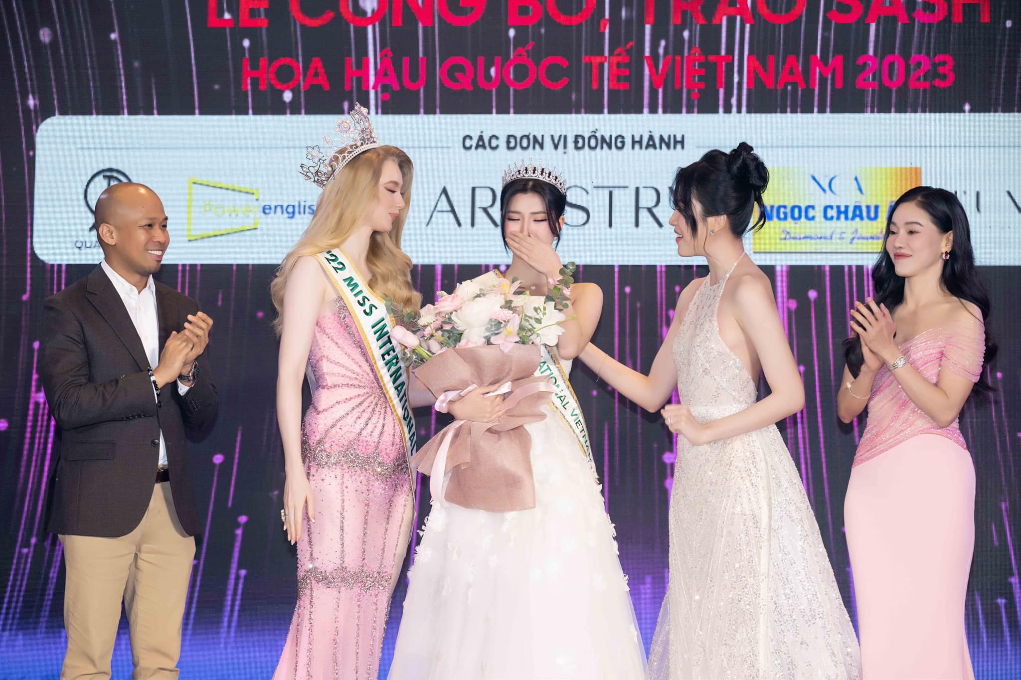 Video: Phương Nhi khoe vũ đạo đỉnh, tài sắc có đủ khiến dân mạng đòi 'ụp crown' Miss International - Ảnh 1