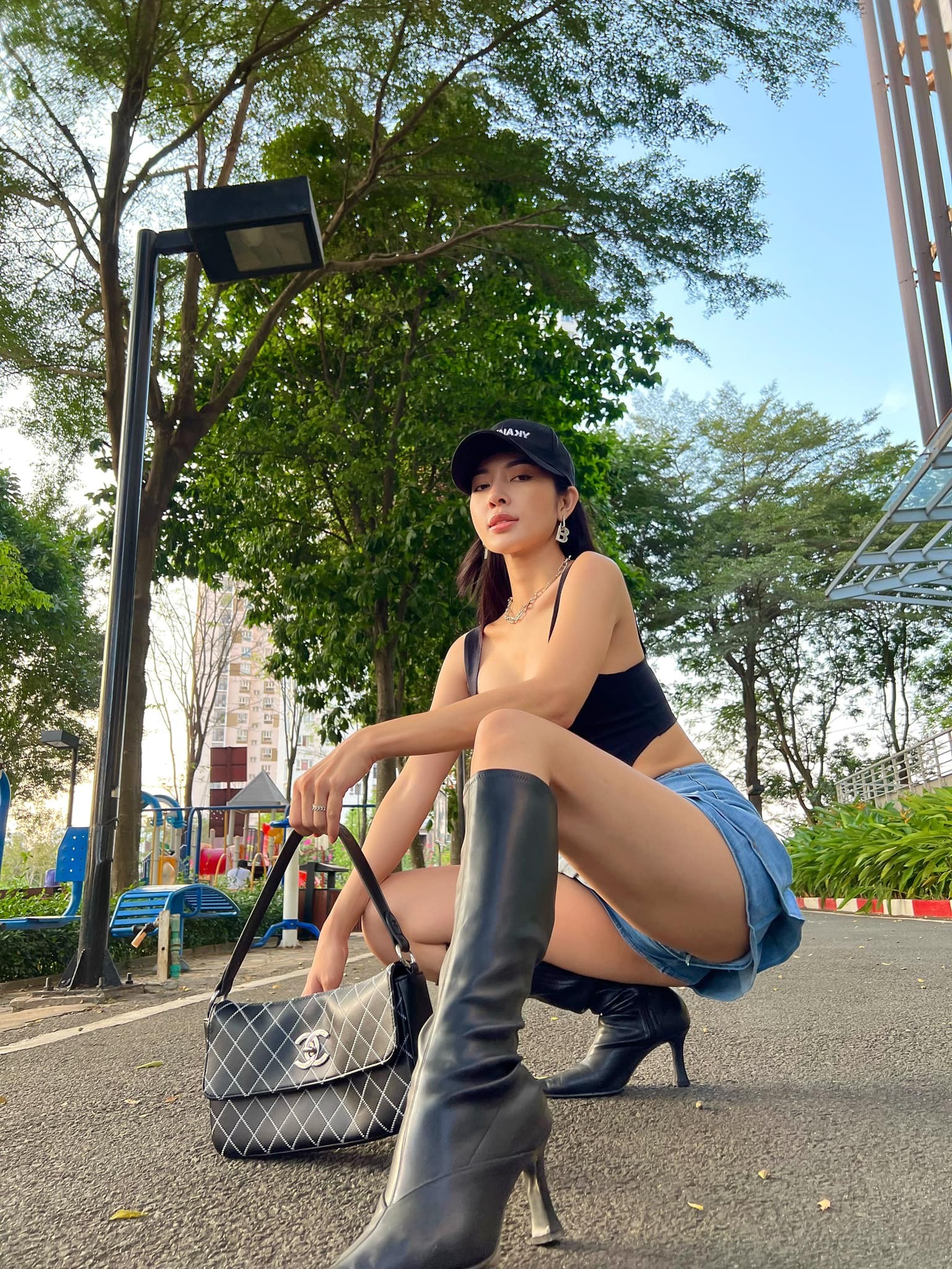 Bùi Lý Thiên Hương vốn chuộng xu hướng thời trang phóng khoáng