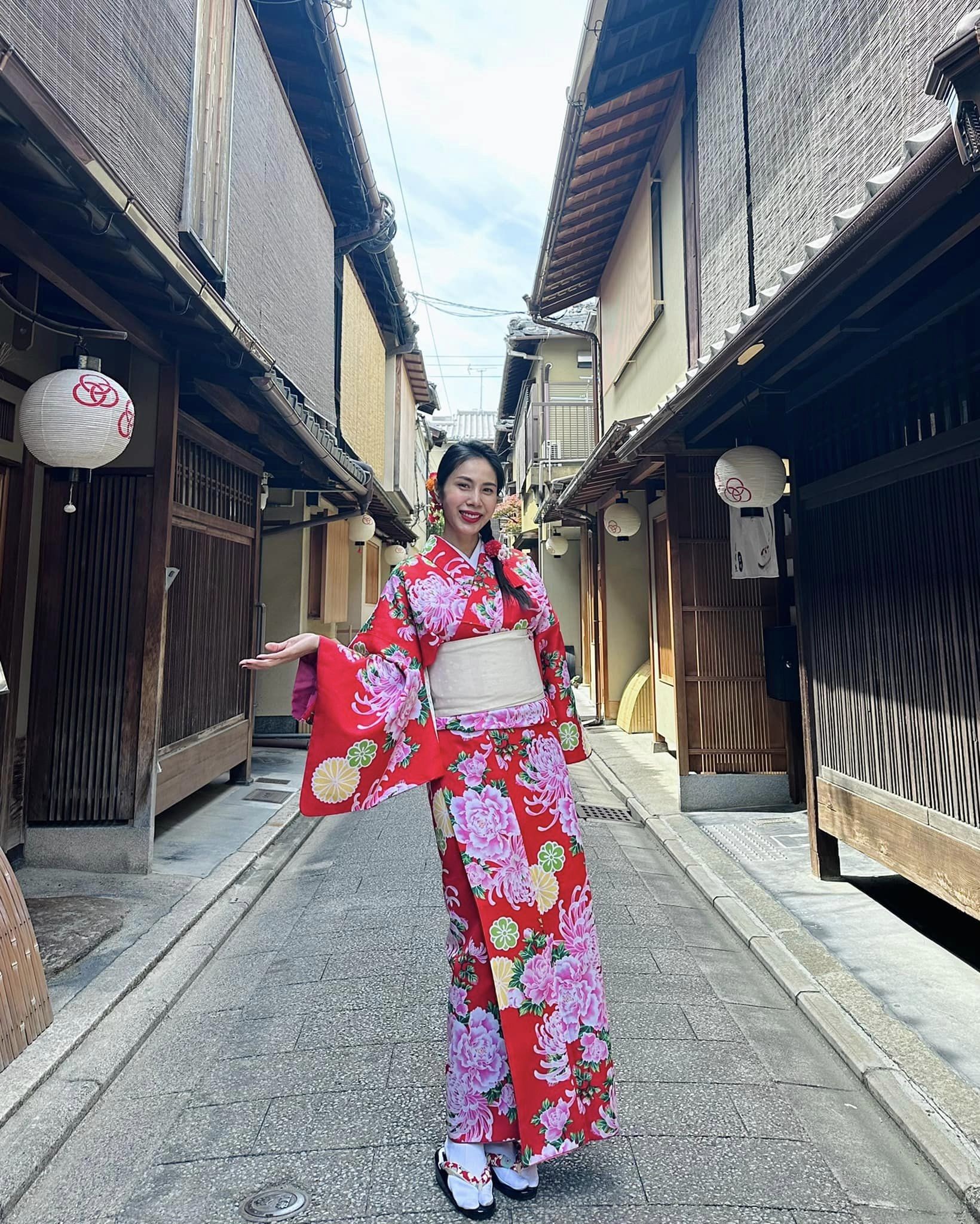 Thủy Tiên hạn chế tham gia hoạt động showbiz sau ồn ào