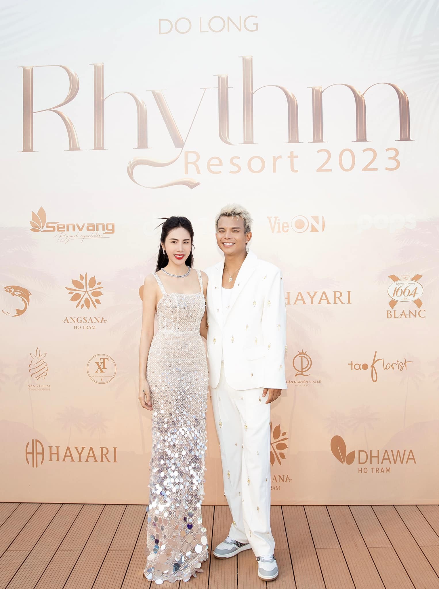 Thủy Tiên xả loạt ảnh dự sự kiện ra mắt bộ sưu tập mới của nhà thiết kế Đỗ Long