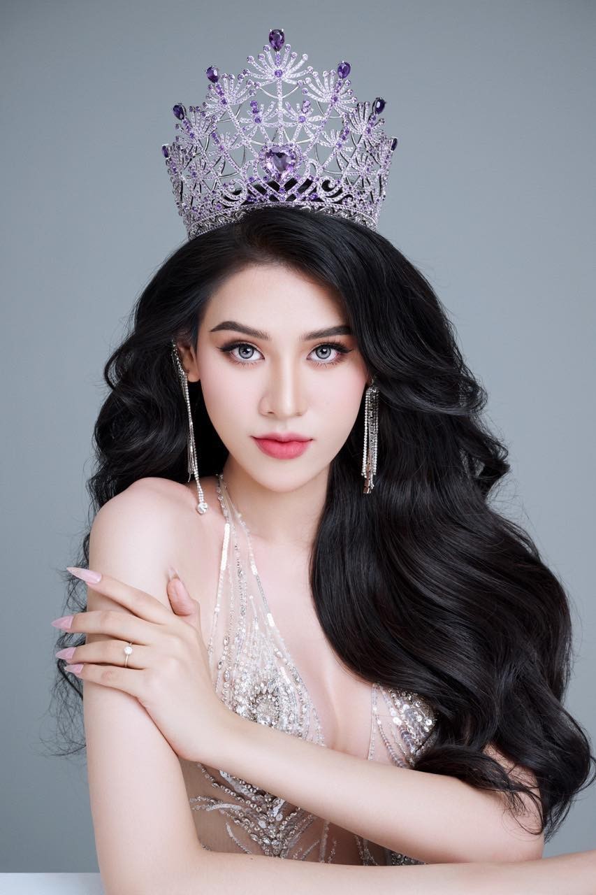 Video: Dịu Thảo khoe visual 'sắc như dao cau' trước thềm MIQ 2023, fan chắc nịch cơ hội 'ụp crown' - Ảnh 1