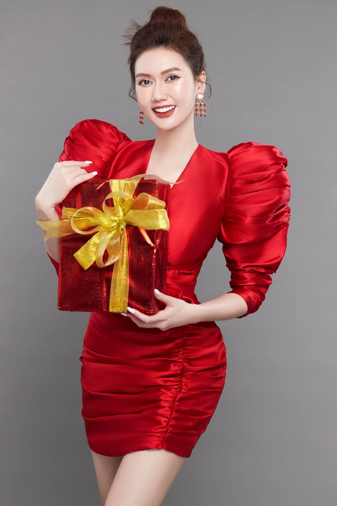 Hương Giang ngày càng thăng hạng nhan sắc