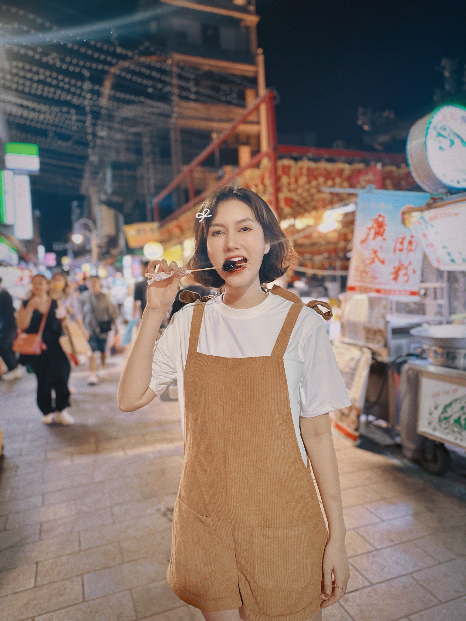 Tung khoảnh khắc cực tình bên nam thần kém tuổi, Hương Giang phản bác trước bình luận kém duyên - Ảnh 2