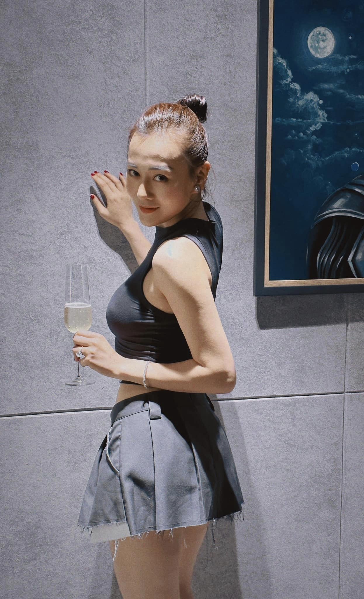 Phương Oanh trở thành tâm điểm sau khi thừa nhận tìm hiểu Shark Bình