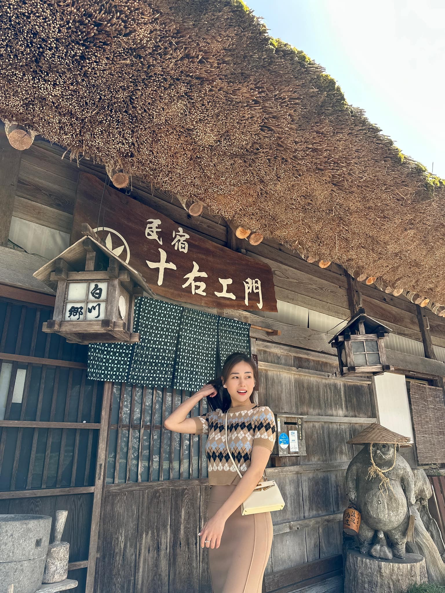 Vắng bóng màn ảnh, Phương Oanh tích cực đi du lịch