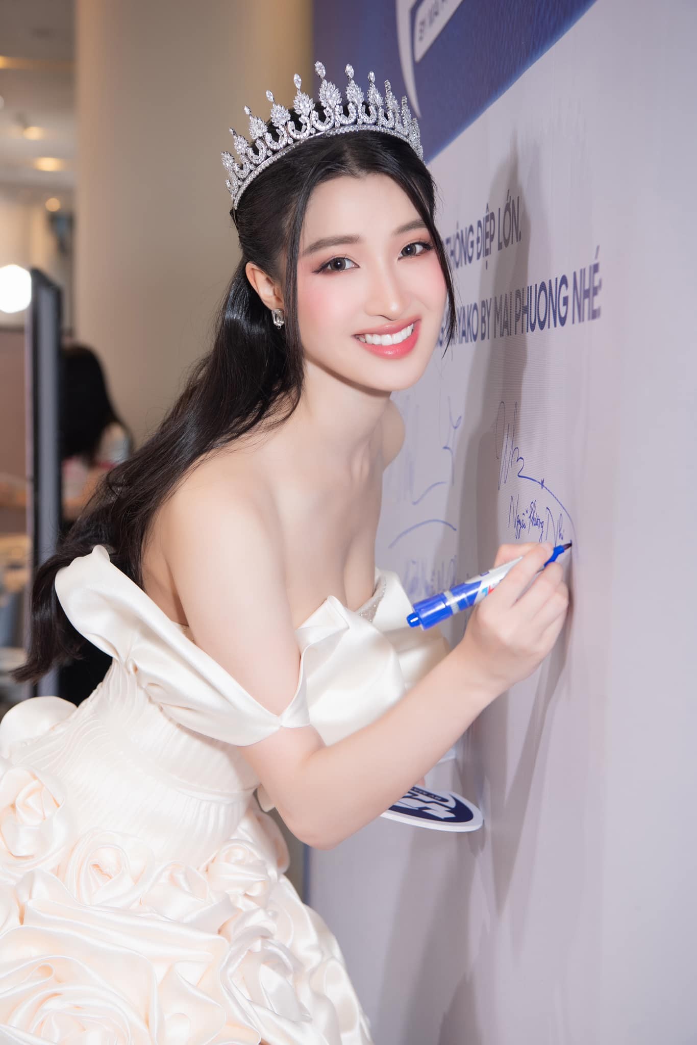 Phương Nhi sẽ đại diện Việt Nam tham gia Miss International 2023