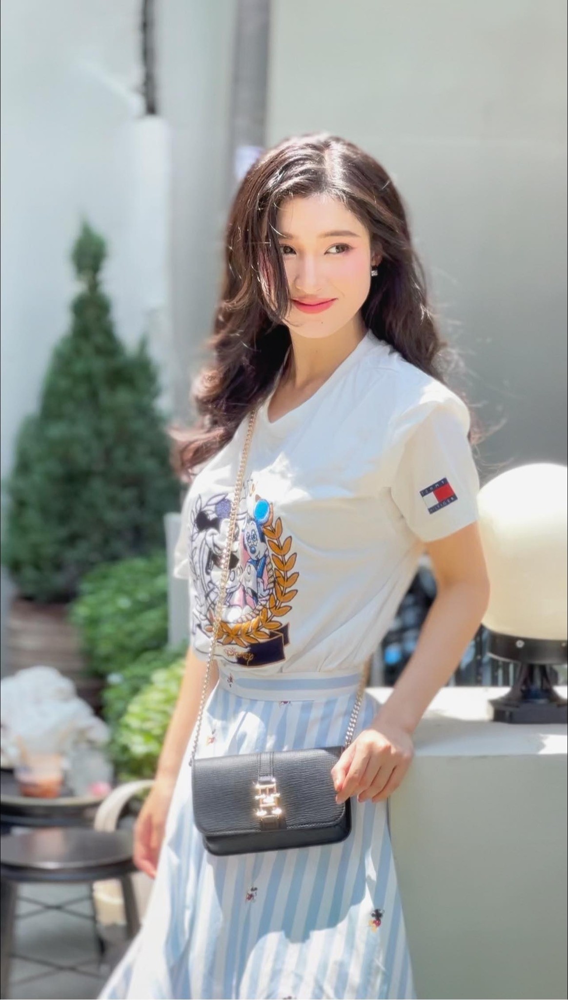 Nhan sắc Phương Nhi sáng chói hơn mặt trời