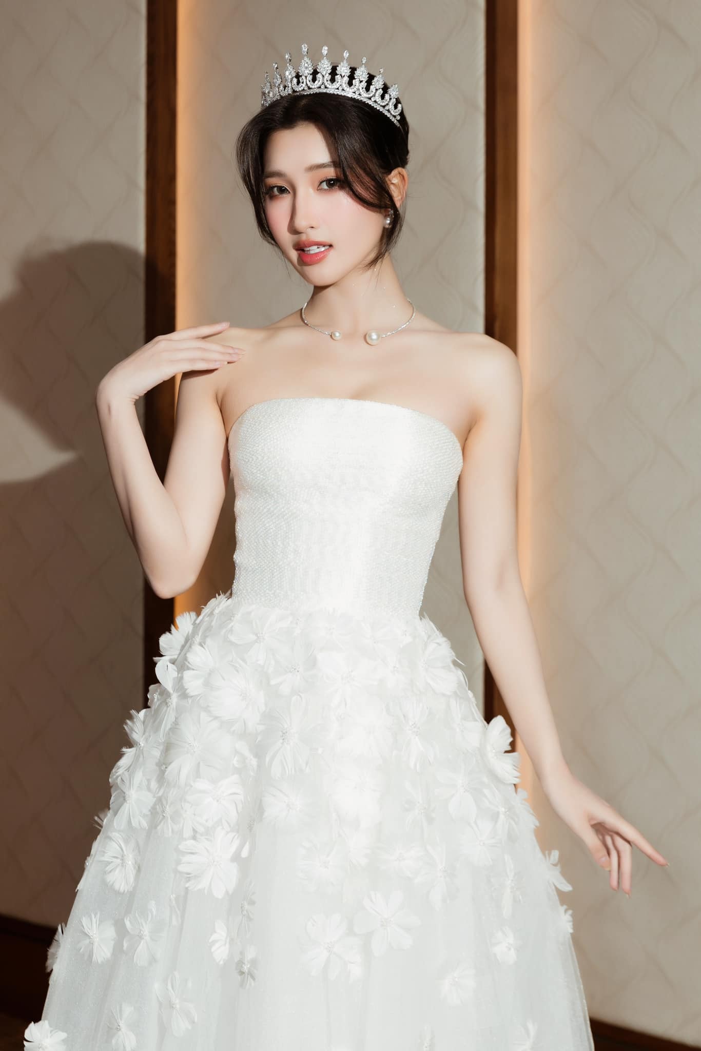 Á hậu Phương Nhi