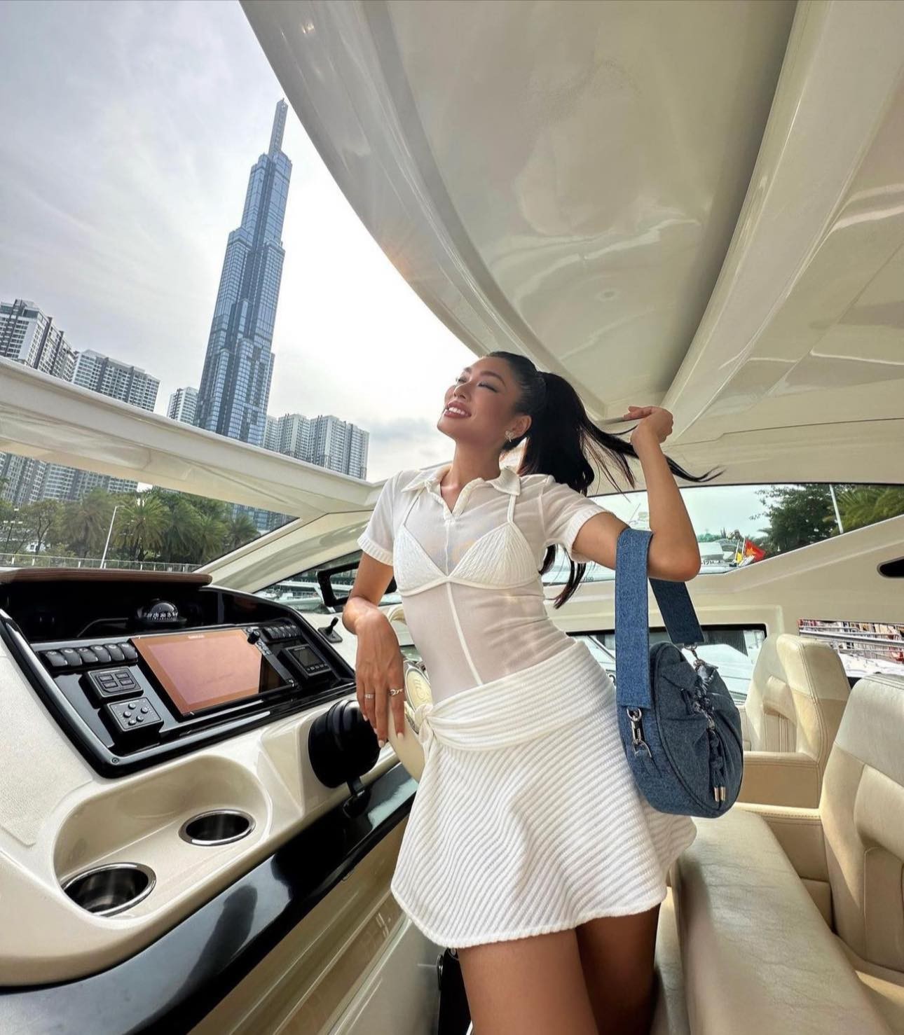 Thảo Nhi Lê chăm khoe dáng đỉnh với đồ xuyên thấu, fan tiếc hùi hụi:'Không được thi Miss Universe 2023 quá phí' - Ảnh 3