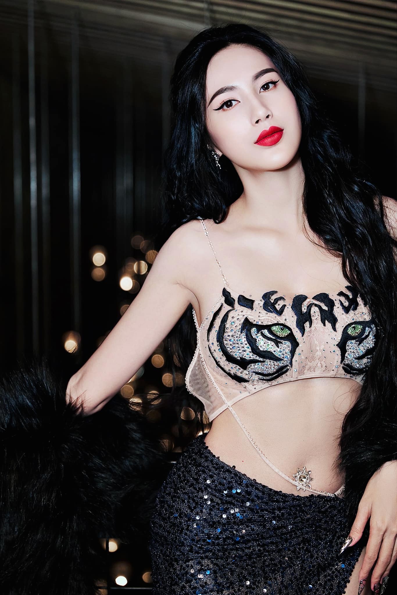 Sau ồn ào từ thiện, Thủy Tiên hứng chịu không ít công kích dù được Sau ồn ào từ thiện, Thủy Tiên hứng chịu không ít công kích dù được 