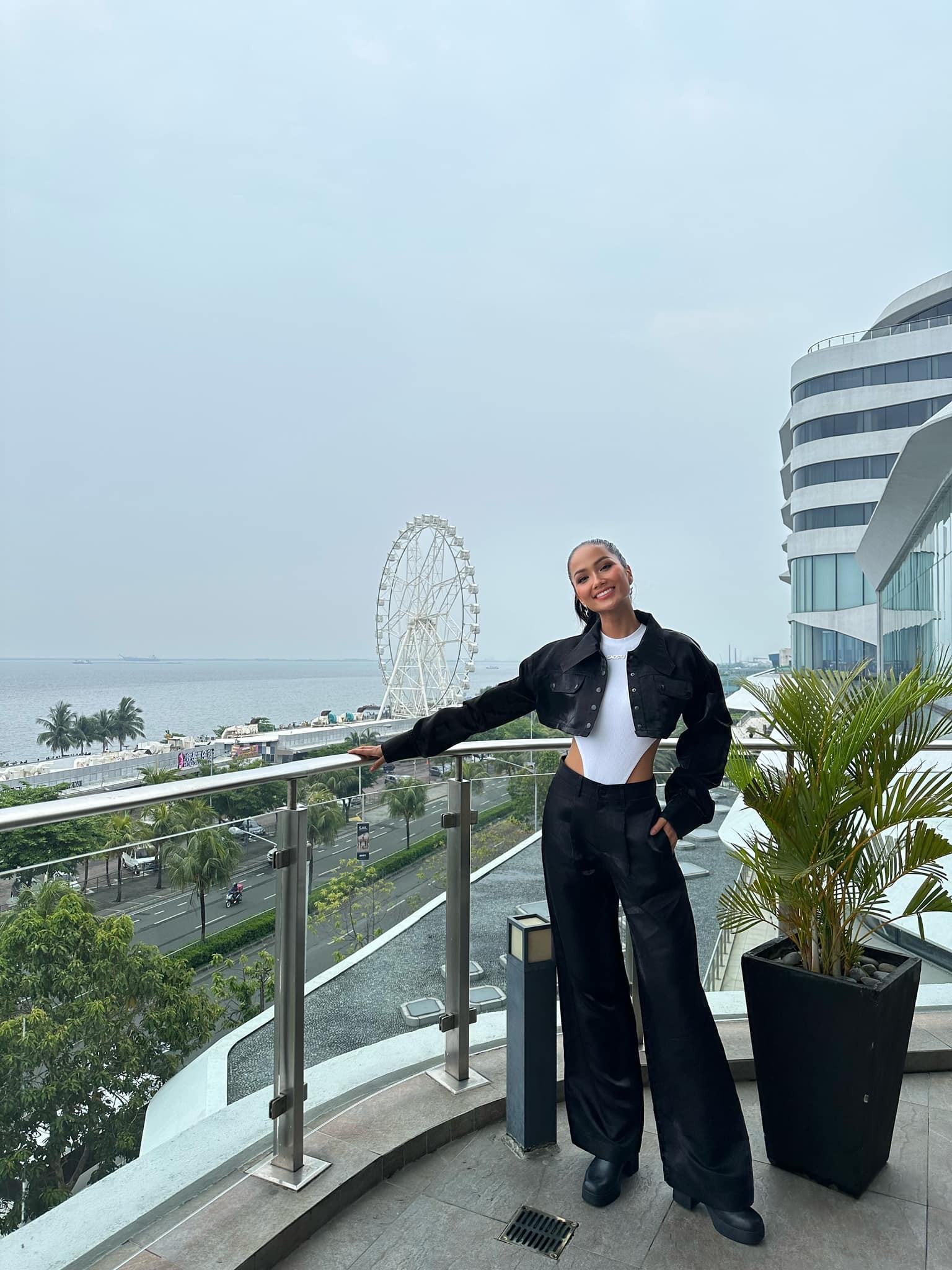 Thân hình của nàng hậu khiến bao người ngưỡng mộ