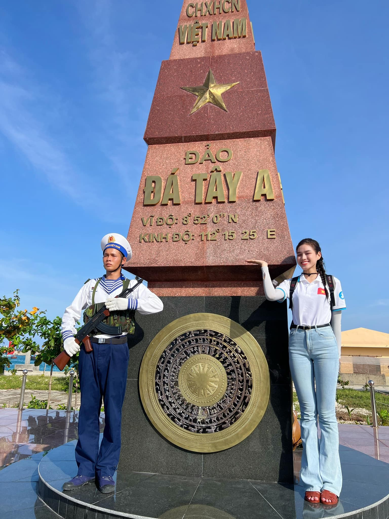 Đỗ Thị Hà tung khoảnh khắc tại Trường Sa, bao người vỡ òa vì quá tự hào - Ảnh 3