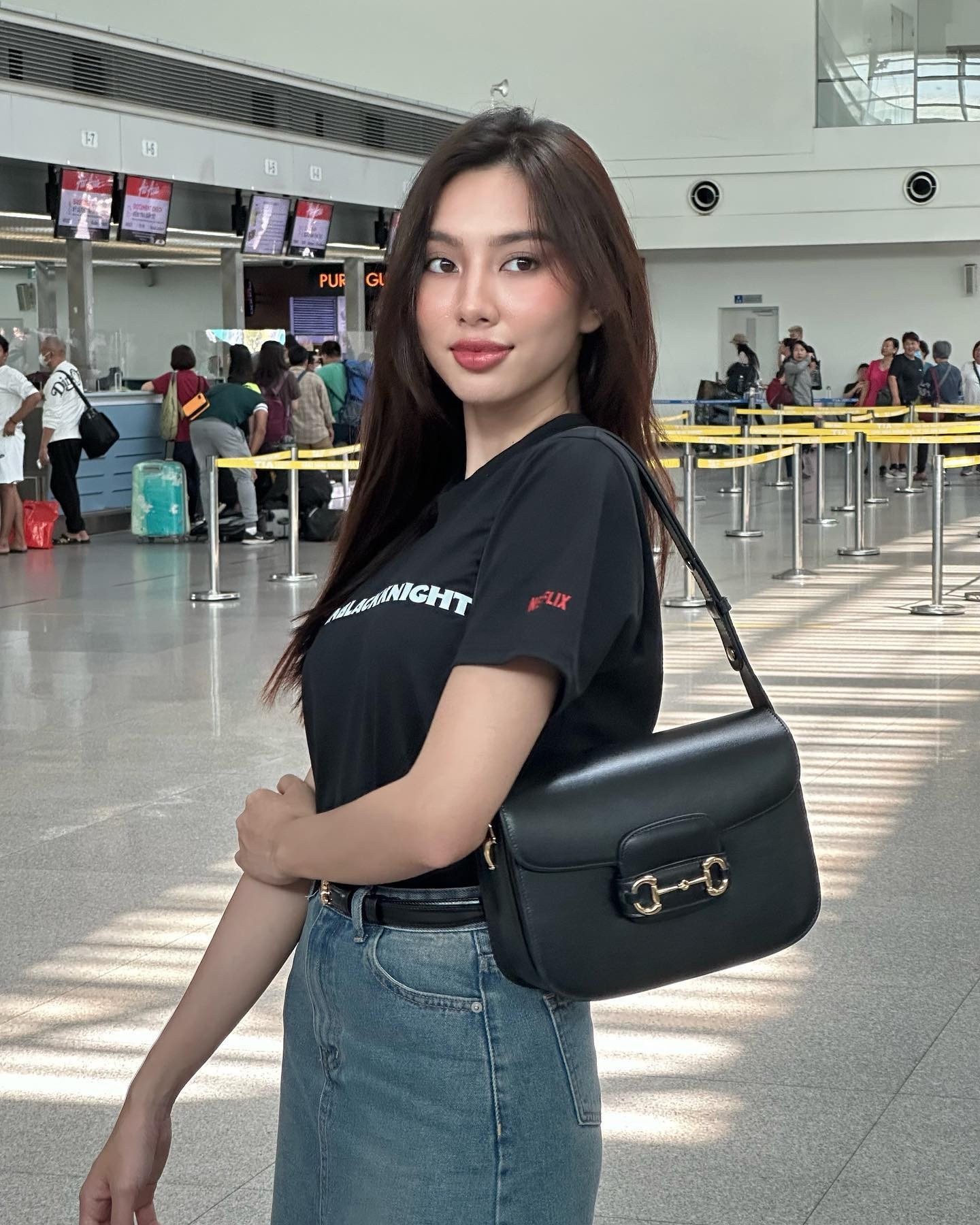 Thời trang sân bay của Thùy Tiên