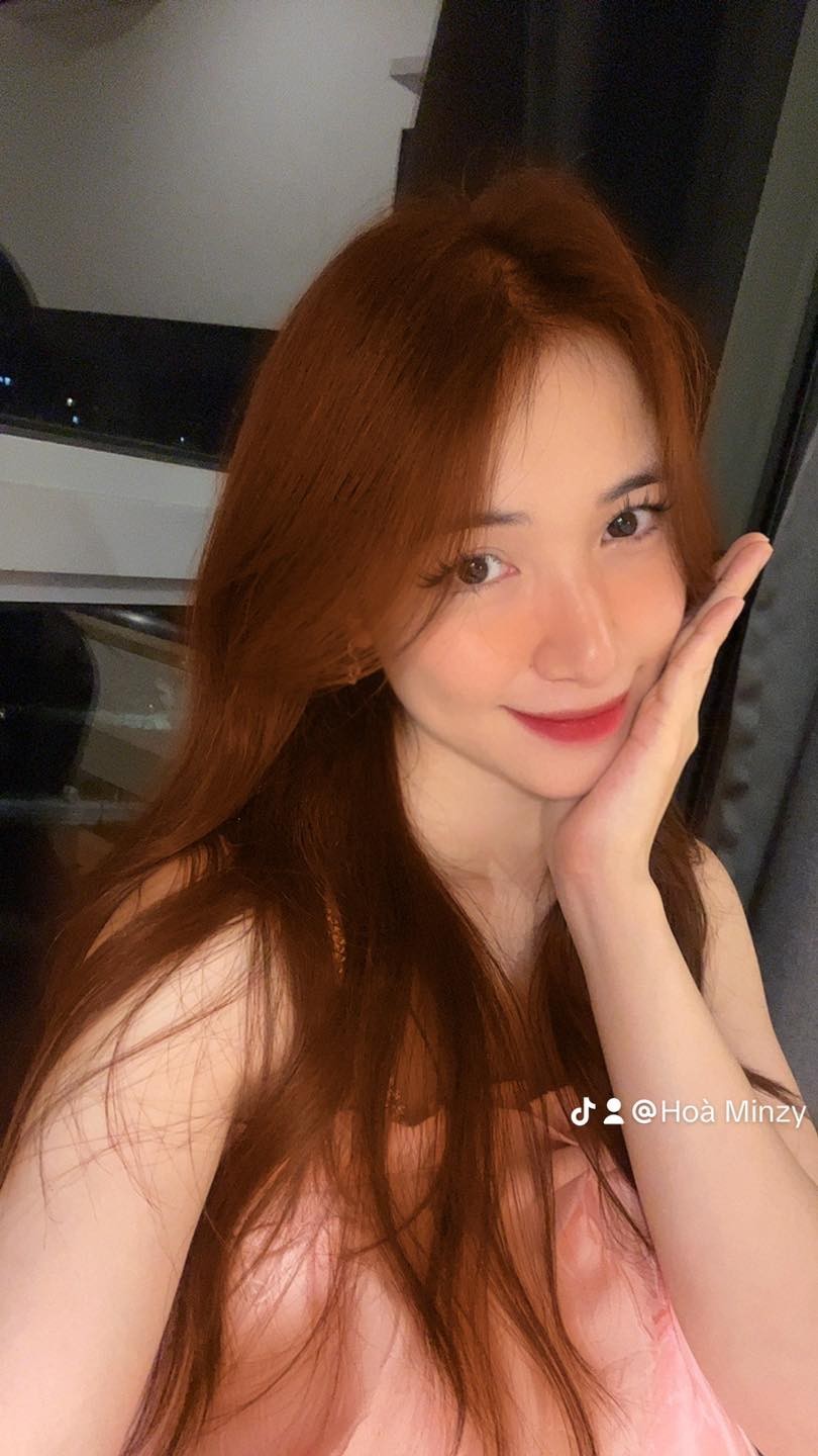 Hòa Minzy dường như 'hack tuổi' một cách ngoạn mục Hòa Minzy dường như 'hack tuổi' một cách ngoạn mục