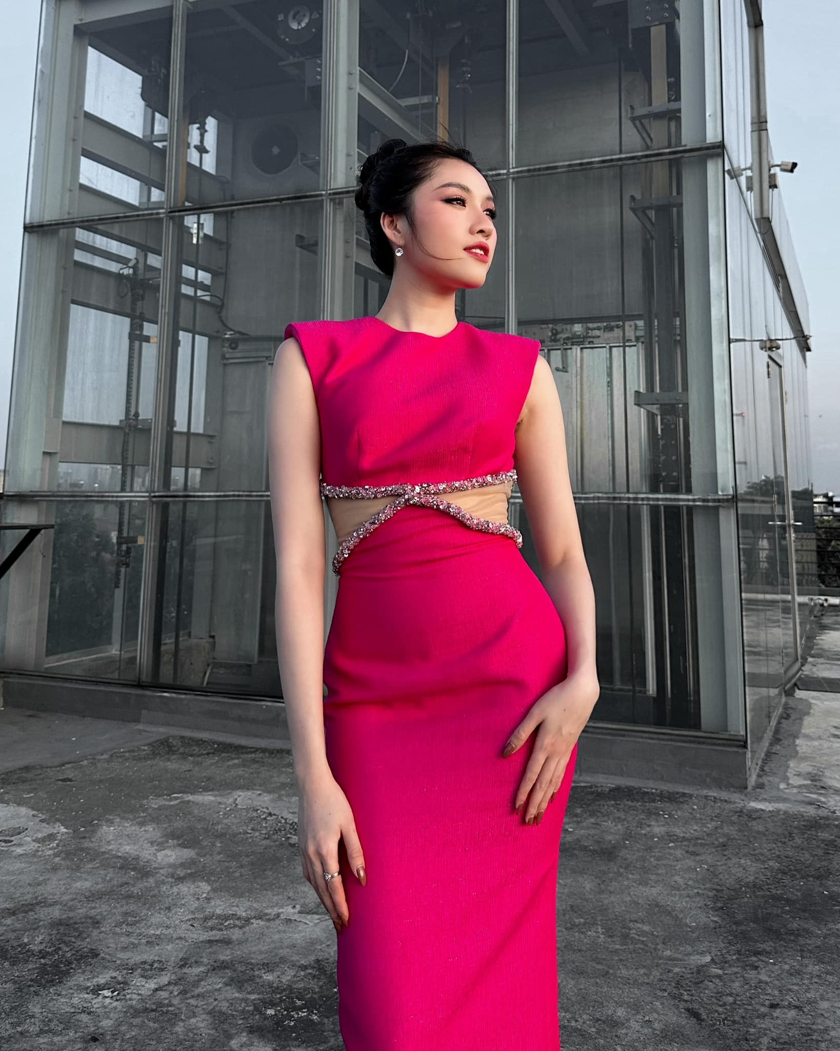 Xiêm y khoét eo là kiểu trang phục yêu thích của Thanh Thanh Huyền Xiêm y khoét eo là kiểu trang phục yêu thích của Thanh Thanh Huyền