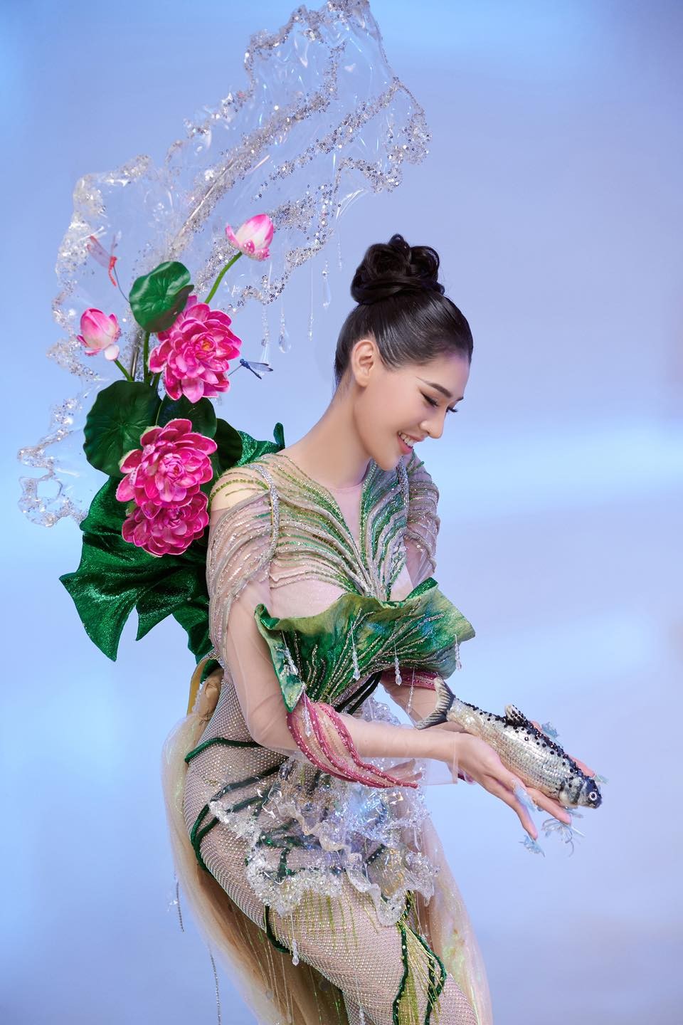 Video: Full phần thi trang phục dân tộc của Dịu Thảo, thần thái cực đỉnh nhưng ai nấy tiếc hùi hụi vì điều này - Ảnh 4