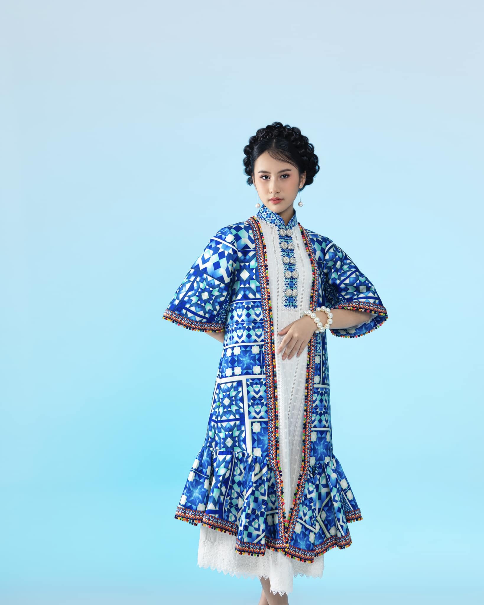 Nguyễn Trang Nguyệt Minh 9 năm liền đạt học sinh giỏi, là đại diện hình ảnh cho một hệ thống trường Anh ngữ