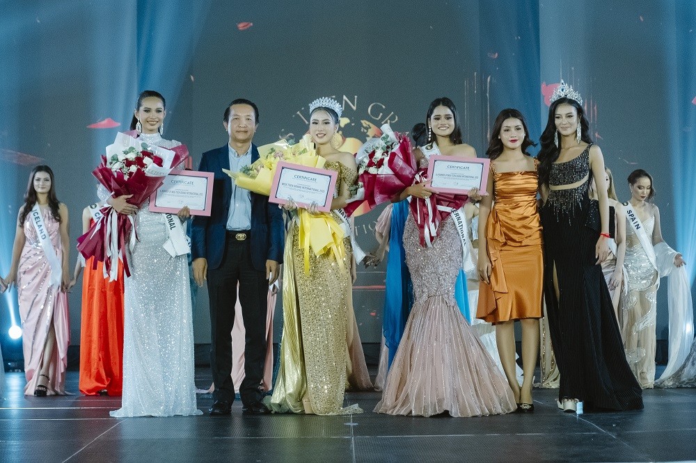 Thời khắc đăng quang của Miss Teen Grand International 2023 -  Nguyễn Trang Nguyệt Minh