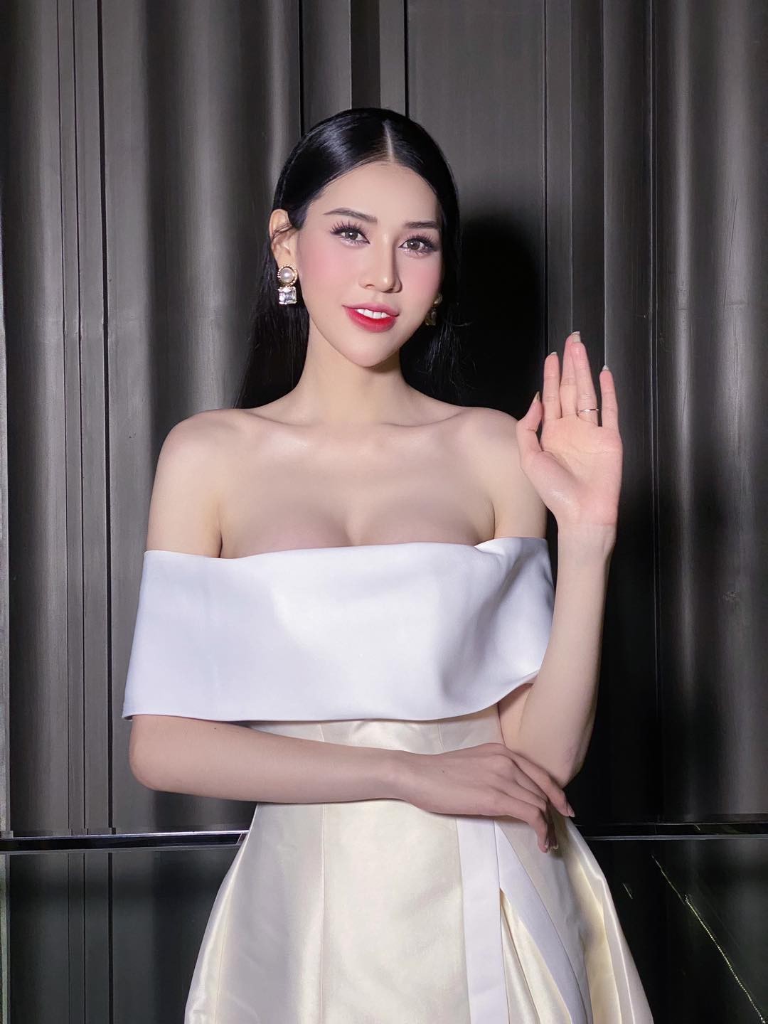 Video: Dịu Thảo khoe nhan sắc cực 'keo' thi ứng xử Miss International Queen 2023, bắn tiếng Anh 'nuốt mic' - Ảnh 4