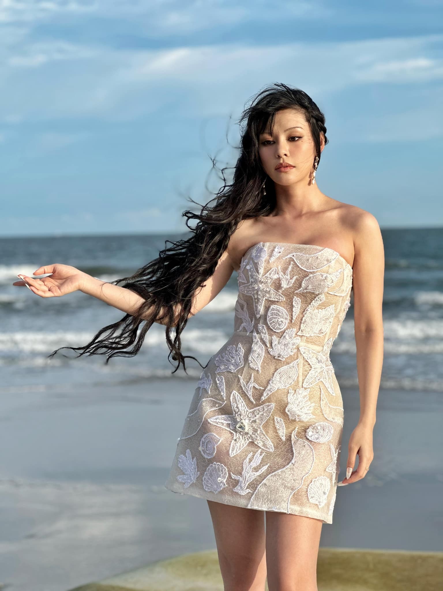 Bùi Lan Hương - đạo diễn Nguyễn Quang Dũng lần đầu xuất hiện cùng nhau hậu công khai hẹn hò, có hành động gây chú ý - Ảnh 4