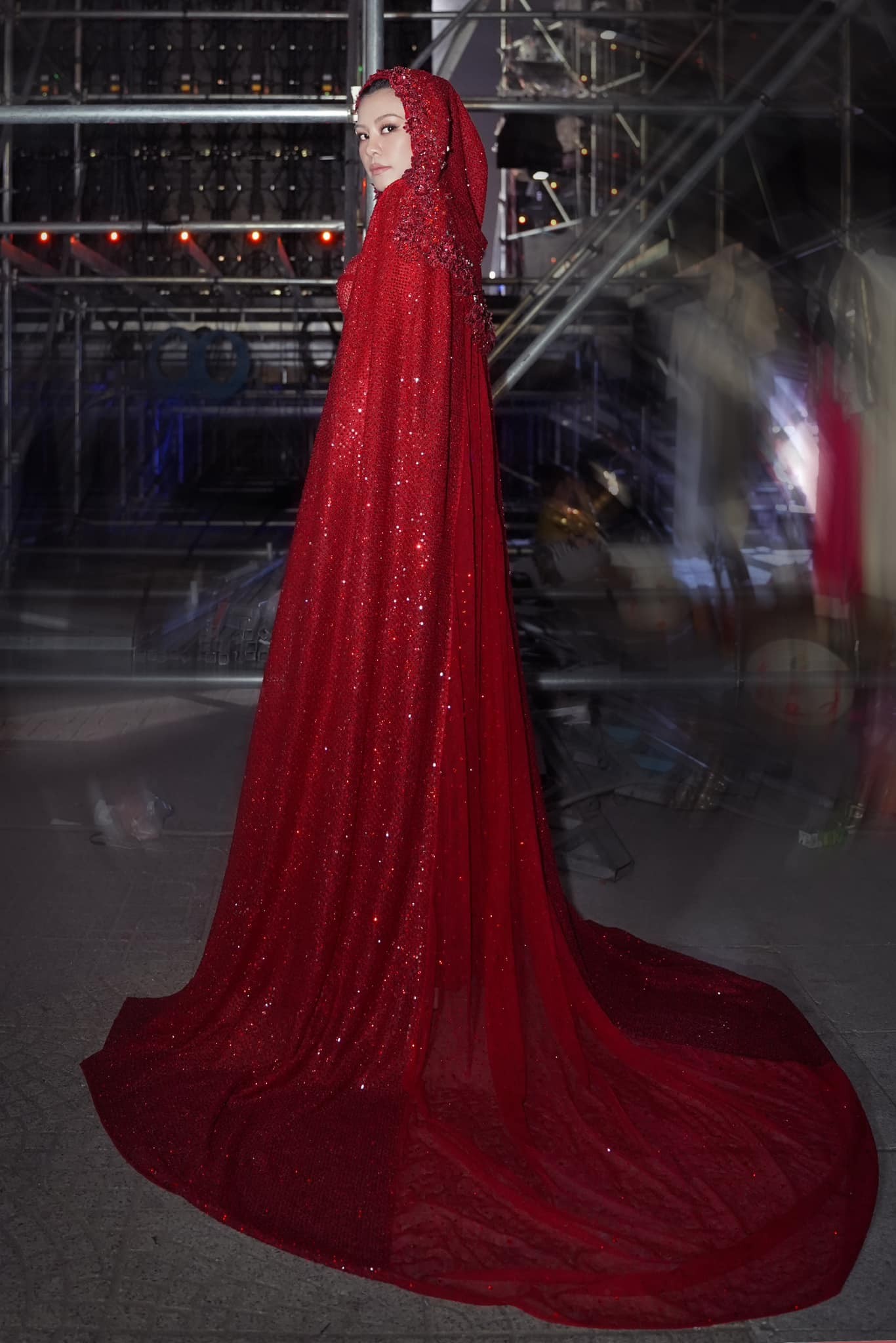 Bùi Lan Hương - đạo diễn Nguyễn Quang Dũng lần đầu xuất hiện cùng nhau hậu công khai hẹn hò, có hành động gây chú ý - Ảnh 1