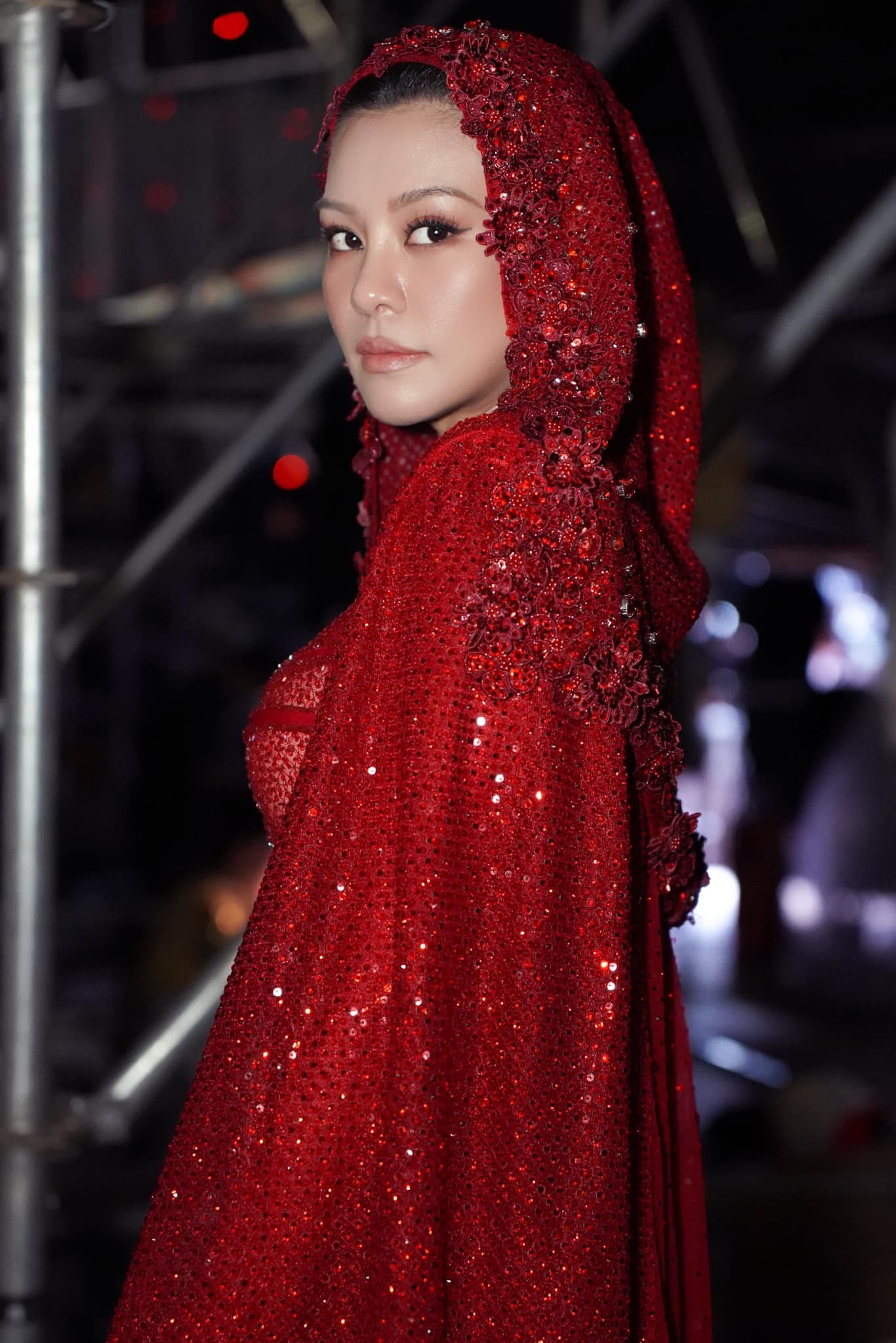 Tạo hình kinh diễm của Bùi Lan Hương