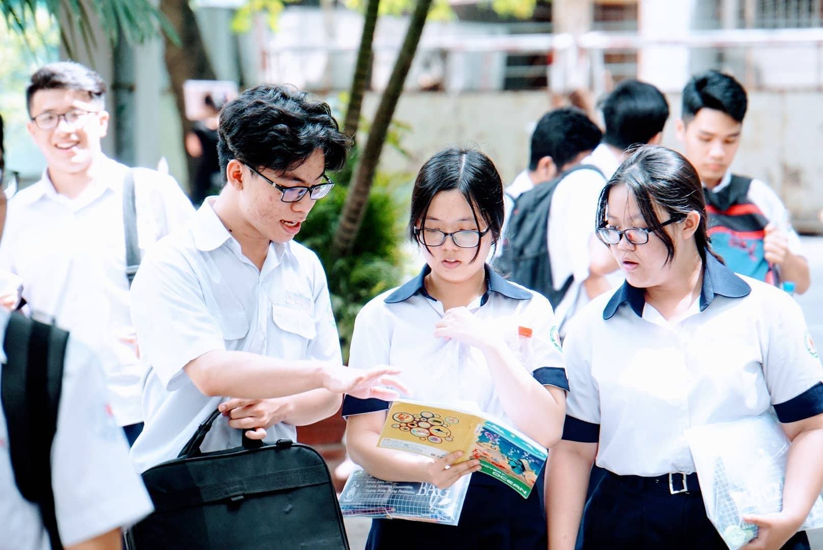 Đáp án đề thi môn GDCD kỳ thi tốt nghiệp THPT 2023 mã đề303 nhanh nhất, đúng nhất