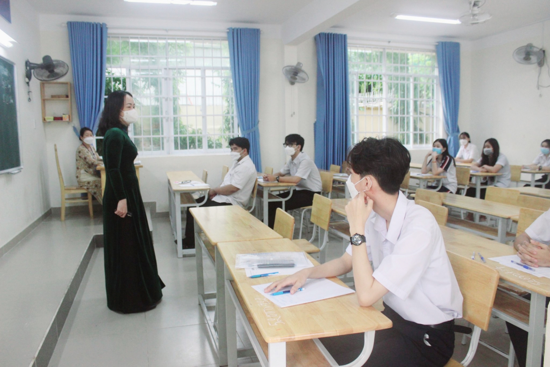 Đáp án đề thi môn GDCD kỳ thi tốt nghiệp THPT 2023 mã đề 304 nhanh nhất, đúng nhất