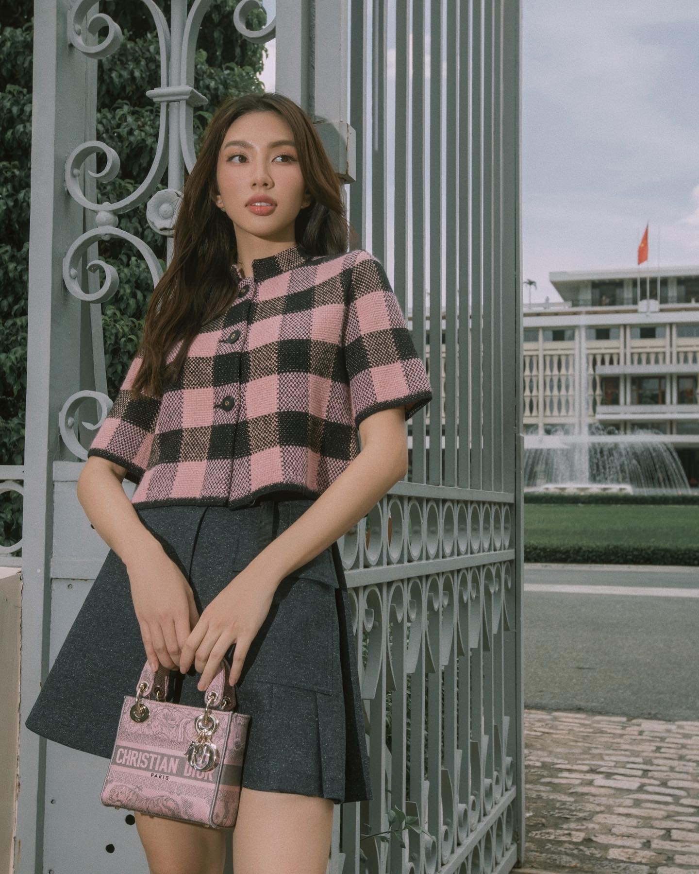 Hiện tại, Thùy Tiên đã để lại danh hiệu Miss Grand International 2021 ở phần miêu tả tiểu sử trang Instagram chính thức