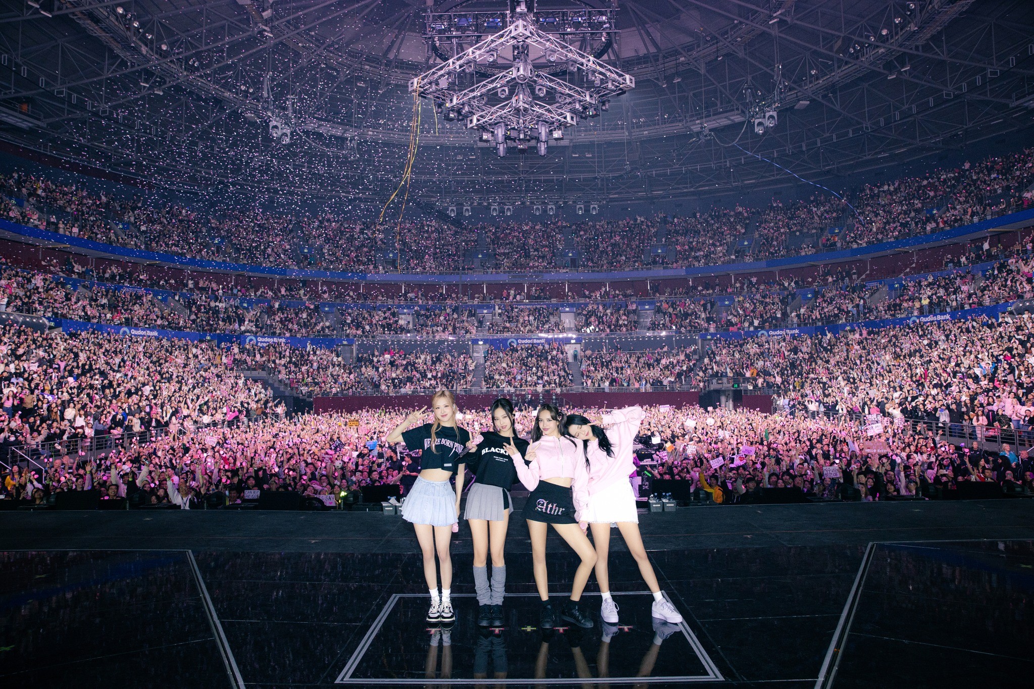 YG Entertainment  khẳng định buổi biểu diễn của BLACKPINK tại Việt Nam có kịch bản tương tự những concert trước trong chuyến lưu diễn