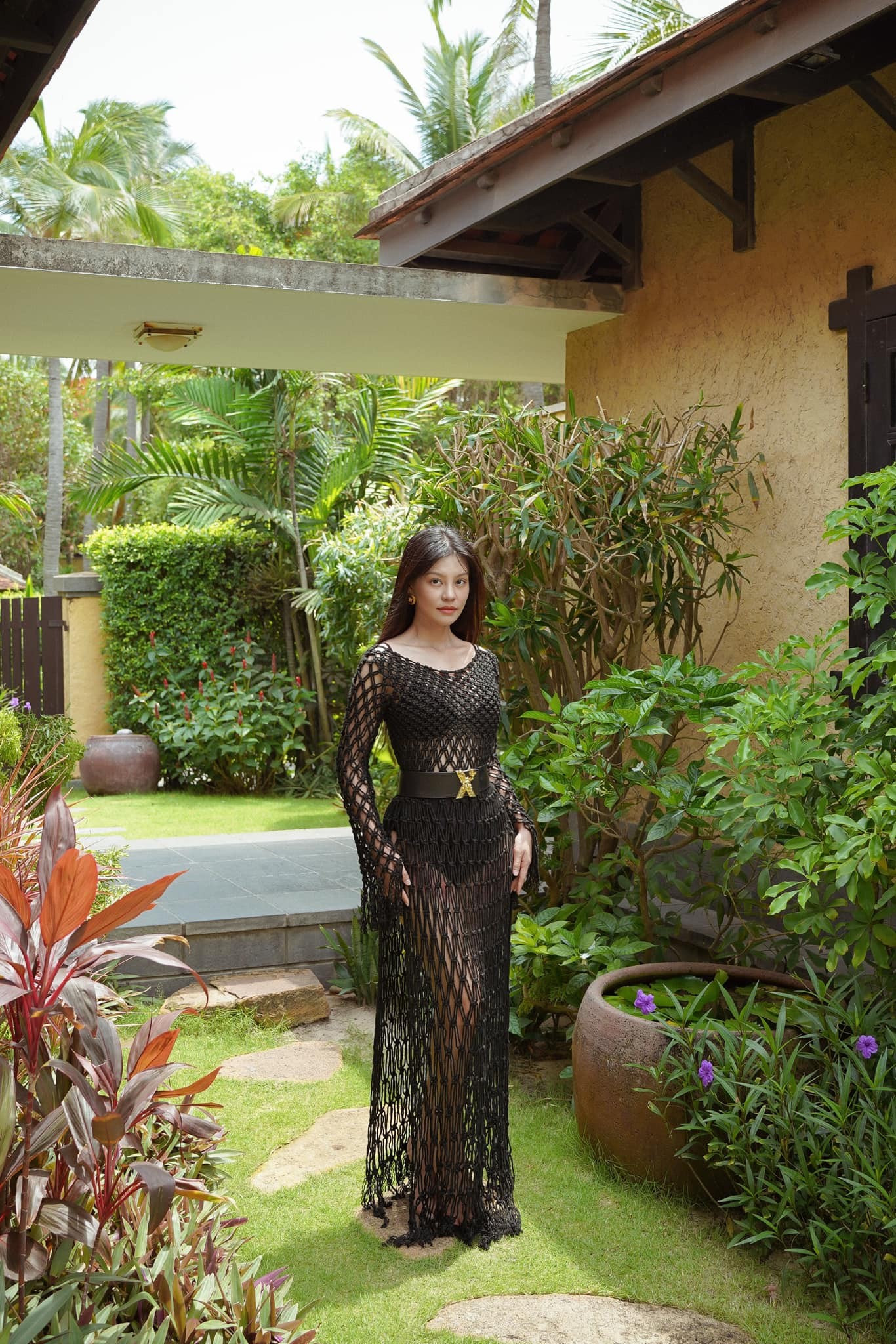 Loạt đồ bơi giúp Bùi Lan Hương khoe dáng 'đẹp như tạc tượng' - Ảnh 1