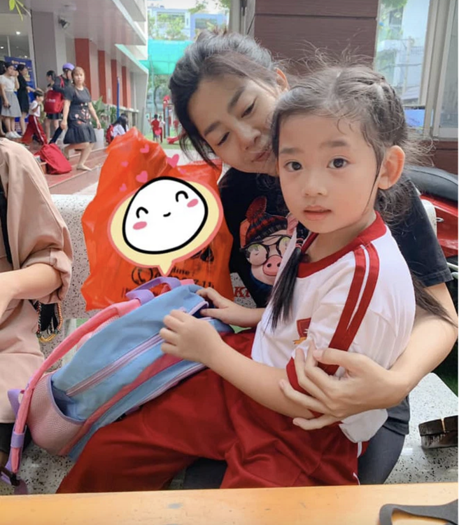 Cố diễn viên Mai Phương và con gái - bé Lavie Cố diễn viên Mai Phương và con gái - bé Lavie